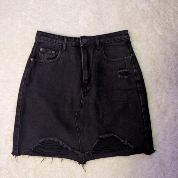 Missguided Black Denim Distressed Mini Skirt - Picture 2 of 6